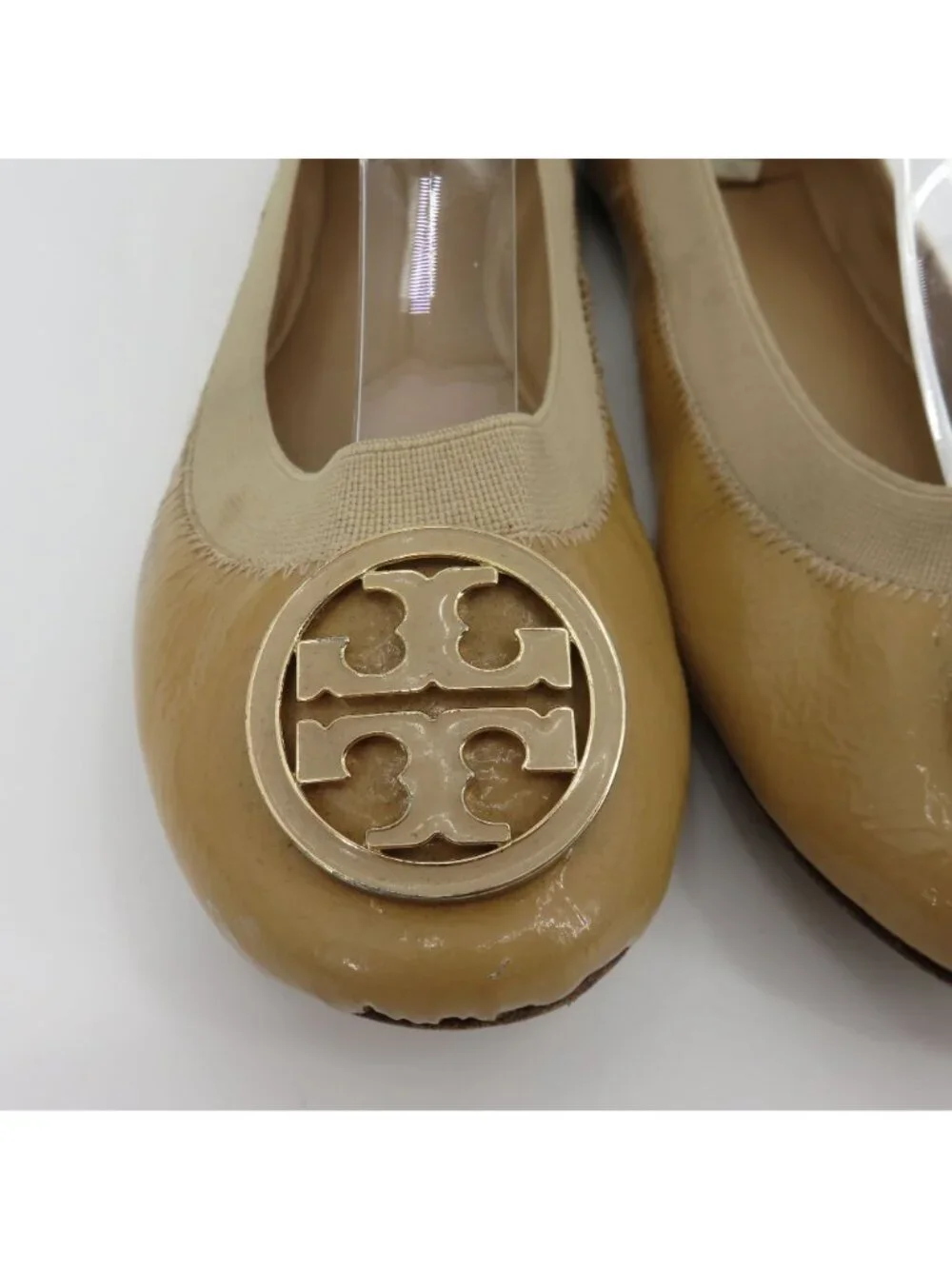 Tory Burch Women 7.5 M CAROLINE Beige Patent Leather Logo Ballet Flats Shoes